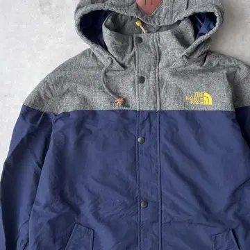 13838 THE NORTH FACE 자수 로고 투톤 마운틴 파카