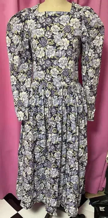 Laura Ashley 네이비 장미 무늬 꽃무늬 원피스