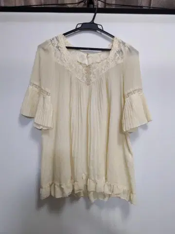 아이보리 레이스 5부 소매 튜닉
