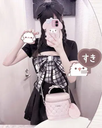 쉬인의 상의와 미셸 마카롱의 스커트 S 사이즈