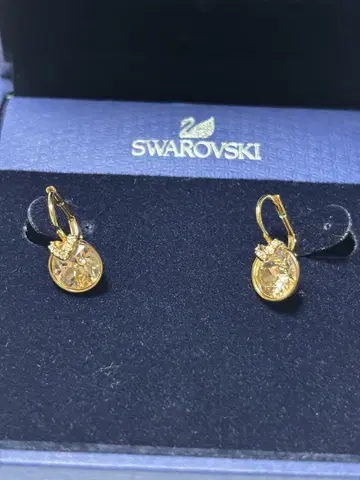 SWAROVSKI 벨 V 드롭 귀걸이 로즈 골드 라운드 컷 정품