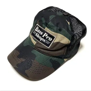 Bass Pro Shops 자수 로고 트래커 캡 우드랜드 카모
