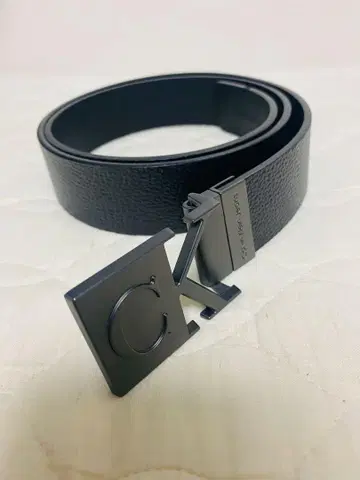 Calvin Klein Jeans 블랙 가죽 벨트
