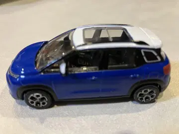 선루프가 있는 파란색 SUV 미니카 CITROEN