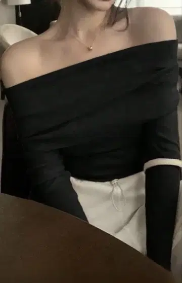 ZARA 자라 오프숄더 니트 상의 블랙