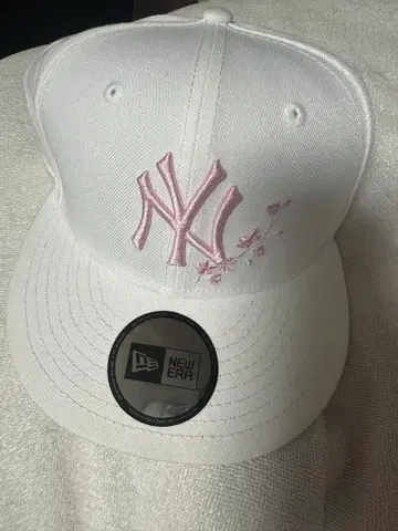 NEW ERA NY 로고 캡 화이트