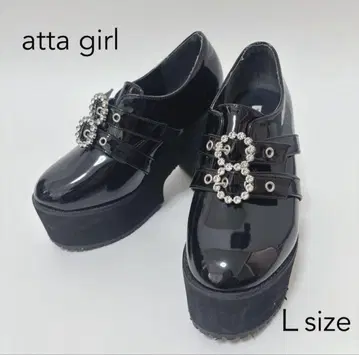 [미사용급] attagirl 블랙 비쥬 장식 통굽 로퍼 지뢰계 에나멜