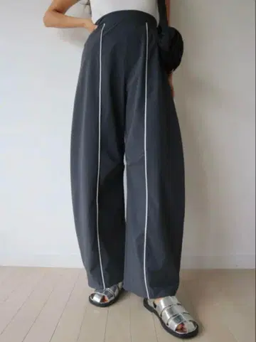 TRUNC88 Center Line Curve Pants 네이비