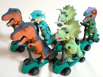 공룡 피규어 6개 세트 스케이트보드 포함