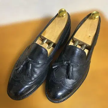 [새상품급] 태슬 로퍼 메달리온 그레인 가죽 주름 가죽 블랙 25.5cm