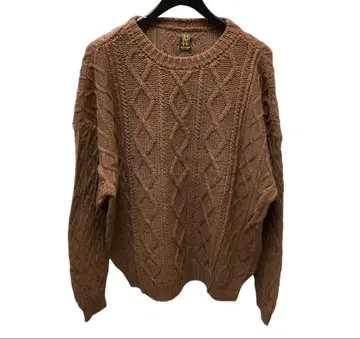 BATONER DIFFERENT GAUGE CABLE CREWNECK