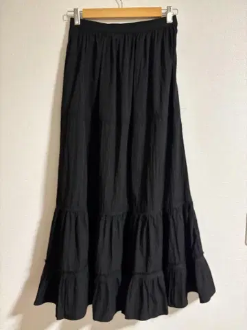 anuke 앤누크 Tiered Tuck 스커트 블랙 36