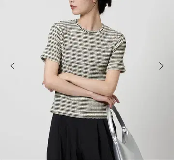 뷰티 앤 유스 셔링 보더 티셔츠
