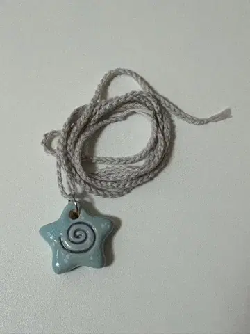 shury labyrins sugascoop necklace