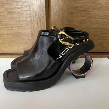 MANA 블랙 샌들 22-23.5cm