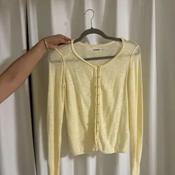 GLOWNY 하우스 버튼 가디건 (커스터드)