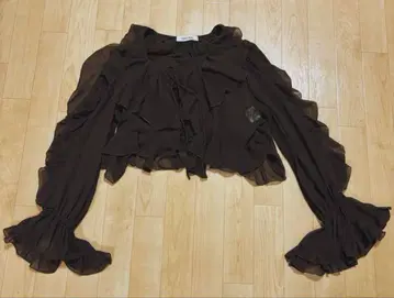 코코딜 프릴 블라우스