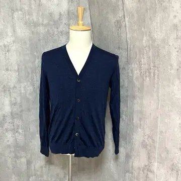 UNIQLO 엑스트라 파인 메리노 V넥 가디건 심플, 깨끗한 스타일