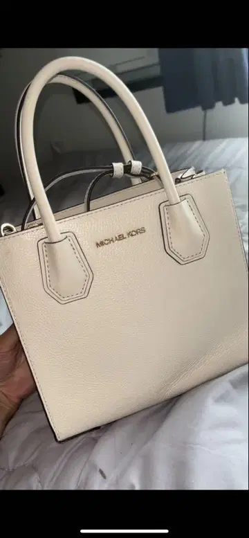 MICHAEL KORS 베이지 핸드백