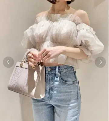 SNIDEL 볼륨 개더 프릴 오프숄더 블라우스