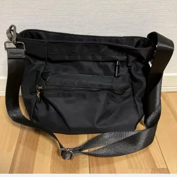 Vita Felice 10 포켓 나일론 숄더백