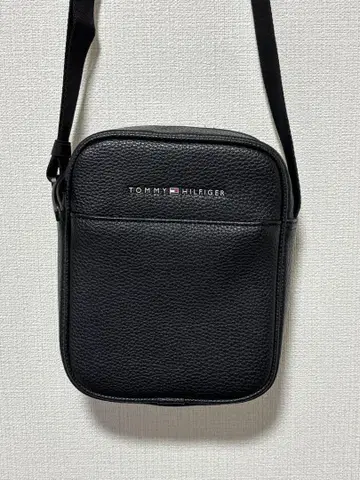 TOMMY HILFIGER 블랙 숄더백