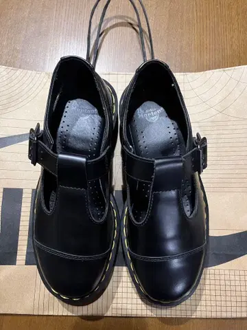 Dr. Martens Bethan T바 슈즈 통굽