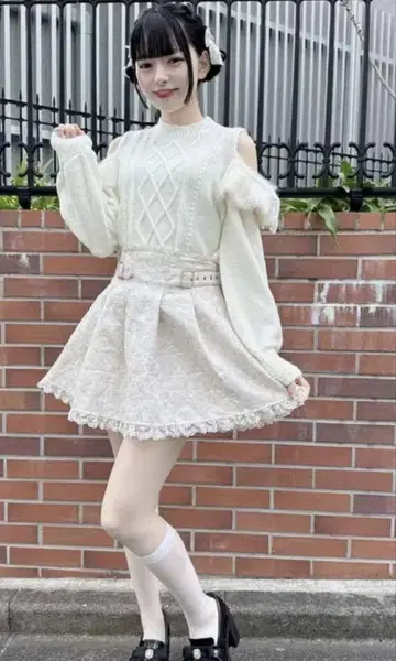 로지타 플라워 자카드 치마바지