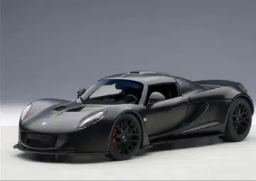 AUTOart 1/18 헤네시 베놈 GT 스파이더 매트 카본