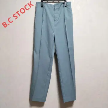 새상품급 B.C STOCK 턱 테이퍼드 팬츠 색스블루 M사이즈