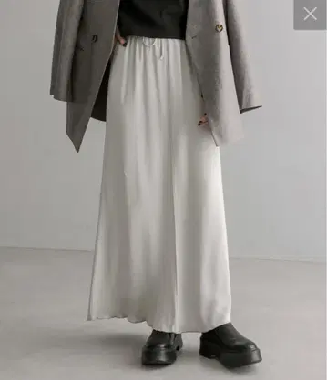 [미사용 새상품] mystic 이지 새틴 스커트