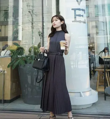 [새상품 택 포함] laubeblanc Pleats skirt