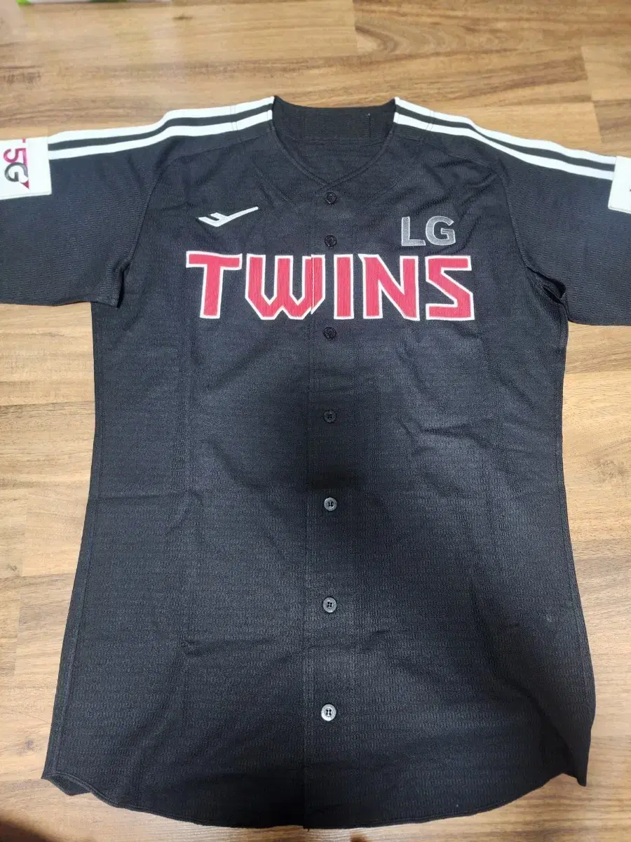 LG TWINS ツインズ 2023 KBO レギュラーシーズン 優勝 記念 Tシャツ LG