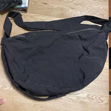ZARA 블랙 숄더백 나일론