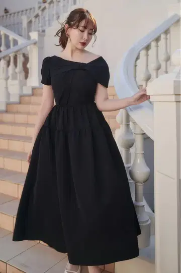 her lip to twisted Ribbon Tiered Dress