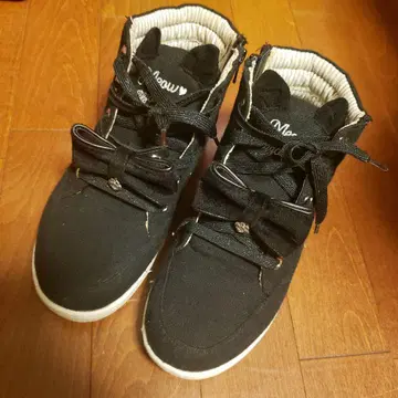 메조피아노 [리본 포함 블랙 스니커즈] 22cm