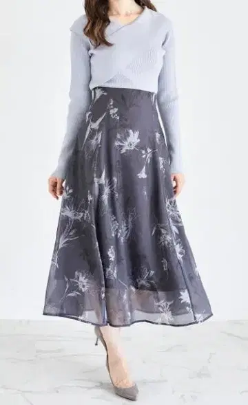 tocco closet 백 레이스업 플라워 프린트 시어 플레어 스커트