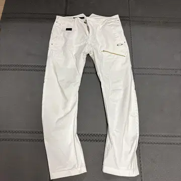 Oakley 화이트 팬츠 34 사이즈, 새상품급