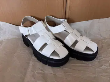 통굽 와이드 스트랩 구르카 샌들 s