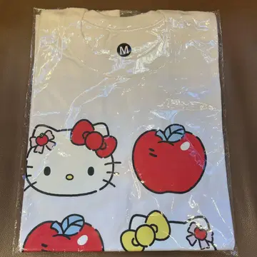헬로키티 한국 한정 애플 카페 티셔츠 M 사이즈
