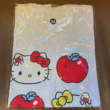 헬로키티 한국 한정 애플 카페 티셔츠 M 사이즈