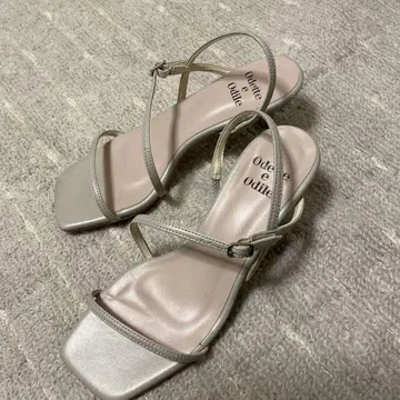 odette e odile 샌들. 투모로우랜드 21.5cm
