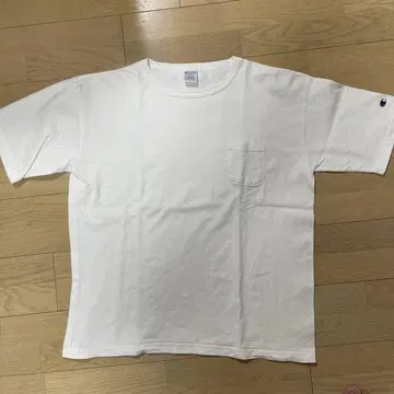 Champion 화이트 티셔츠 XL 포켓 부착