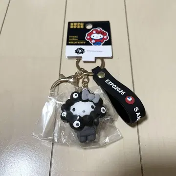 오사카 간사이 엑스포 산리오 블랙  dimension  키링 헬로키티