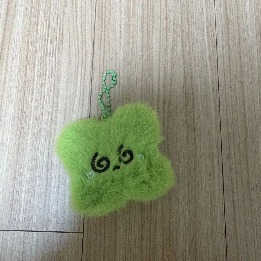 ドヨンソロコン　クローバーキーリング CLOVER DOLL KEY RING | SMTOWN OFFICIAL ONLINE STORE