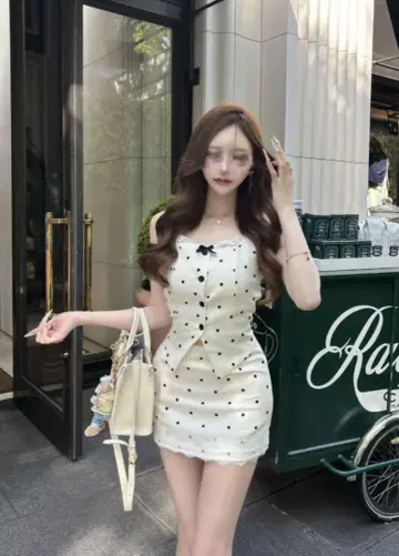 kerry 도트 프릴 셋업 왕홍