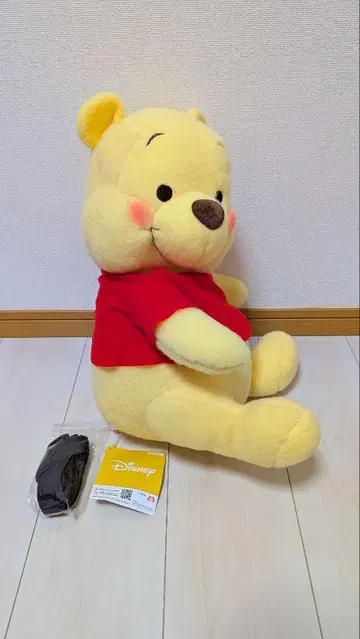 [새상품 택 포함] 곰돌이 푸 V-BIG 봉제 인형 업어줘 끈 포함