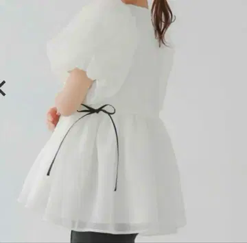 Fitmore 크링클 시어 오간자 페플럼 상의 화이트