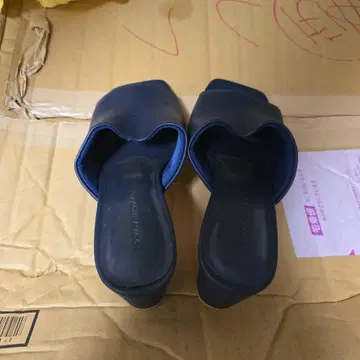 라그나문 네이비 오픈토 샌들 미사용 새상품