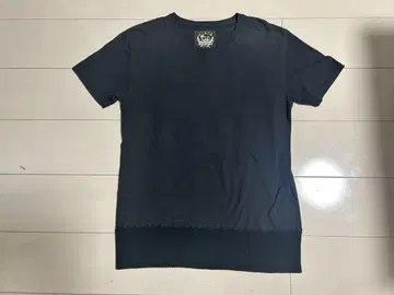 ISLAND KNIT WORKS 블랙 티셔츠